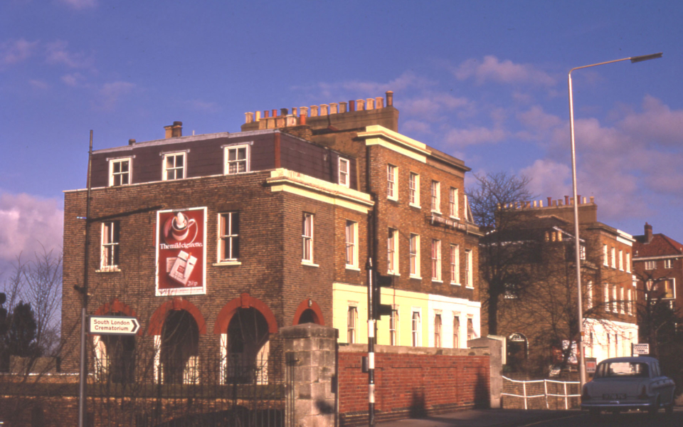 478-484 London Road, Mitcham, Surrey CR4. Mitcham Labour Party HQ & Romany Club de Danse. 