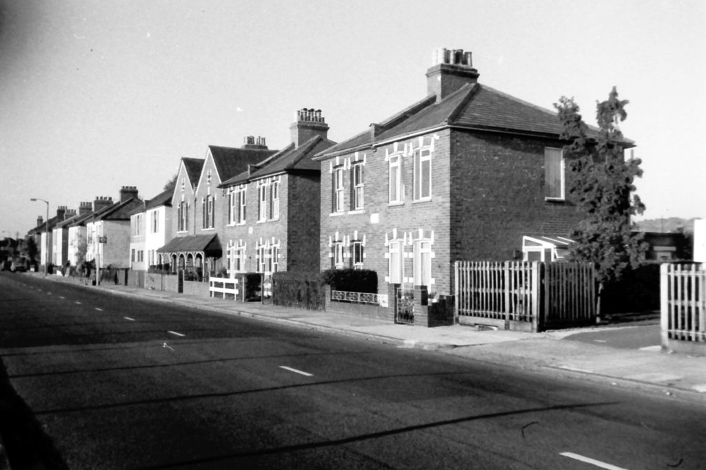 174-214 Grand Drive SW20 (including 1-17 Bijou Villas) (1971) WJR