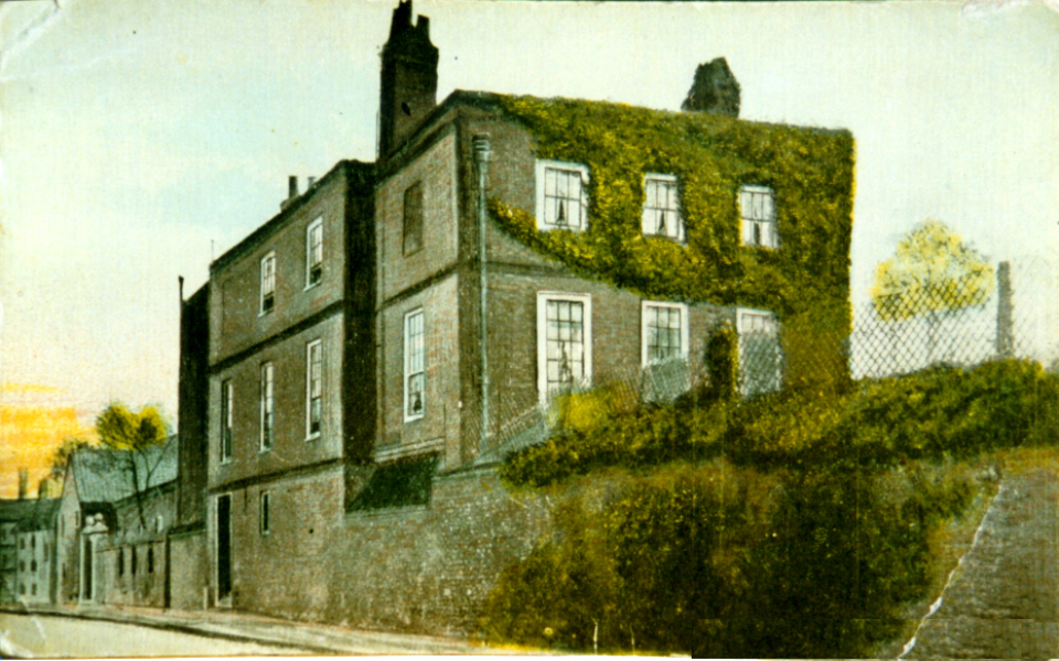 The building which replaced the gatehouse in 1909 was used for roller-skating and then for making airships. It was converted to a palais de danse in 1922, and was later occupied as Furnitureland.