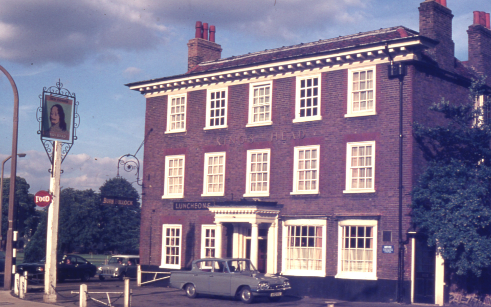 The Kings Head, 315 London Road, (at Mitcham Cricket Green), Mitcham, Surrey CR4. Looking east. In 1975 it was re-named Burn Bullock.