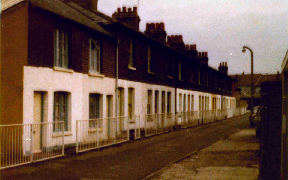 mhs-ra-201 Industrial cottages in Ebenezer Walk Lonesome Mitcham c1985 (built c1830) now demolished