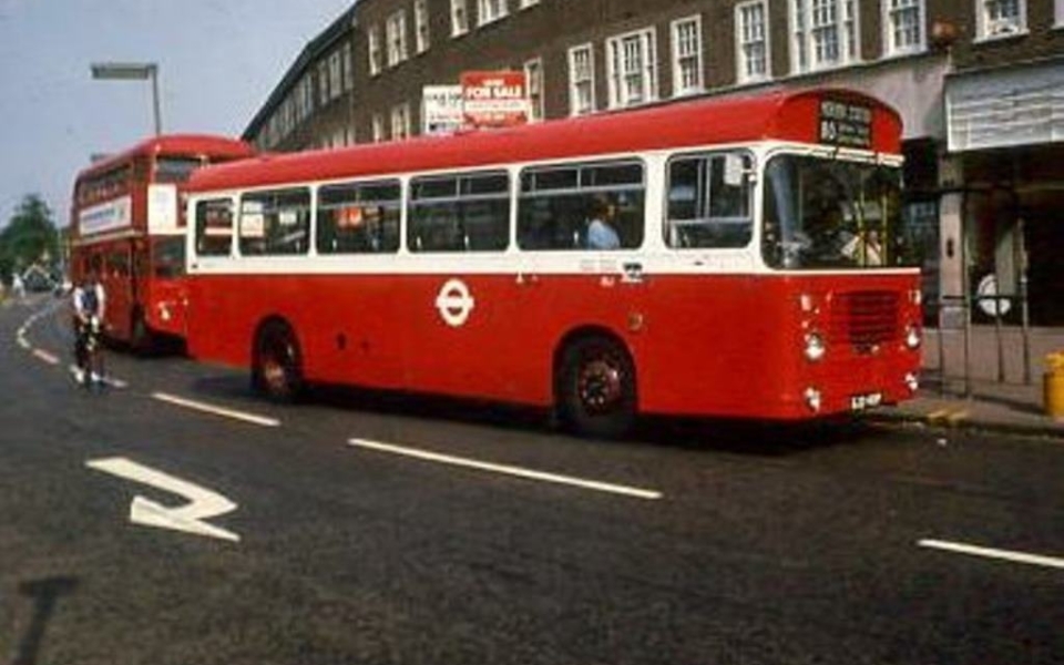mhs-wjr-117-34 13 new BL1 Route 80 Morden 1976 07-76