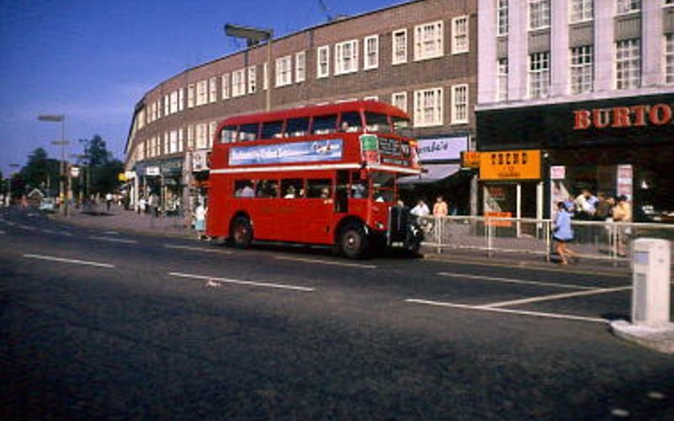 mhs-wjr-87-21 RT 1024 London Transport Route 93 to North Cheam (London Road