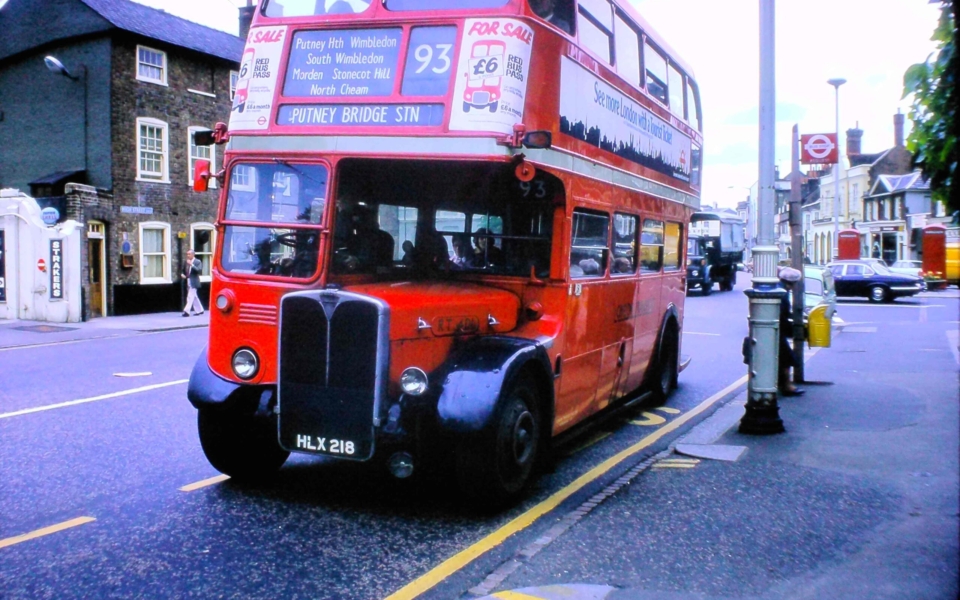 mhs-wjr-111-4 RT 401 93 route (Putney Bridge Station) Wimbledon High Street 03-75